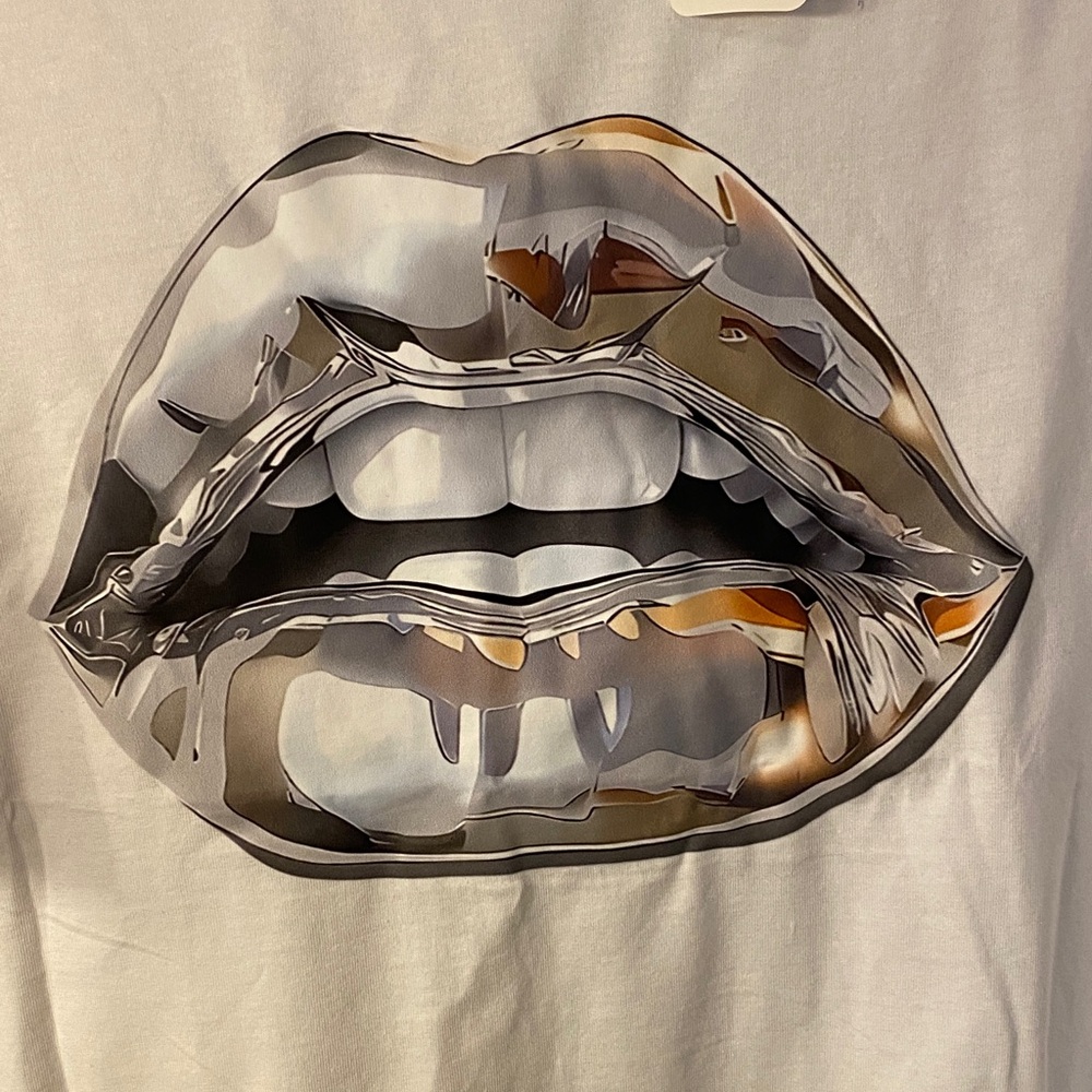 Size XL Graphic Chrome Woman’s Lips Short Sleeve Tee - White
